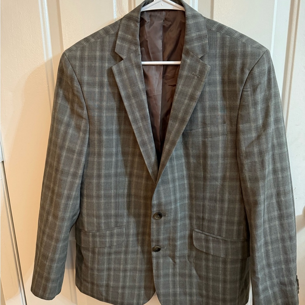Kenneth Cole Gray Sport Coat with Classic Plaid Design